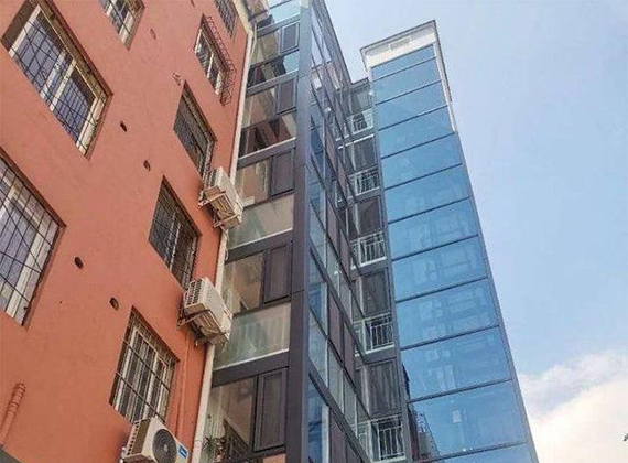 岱庙街道东湖社区：老旧小区安电梯，“一梯一案”贴民心